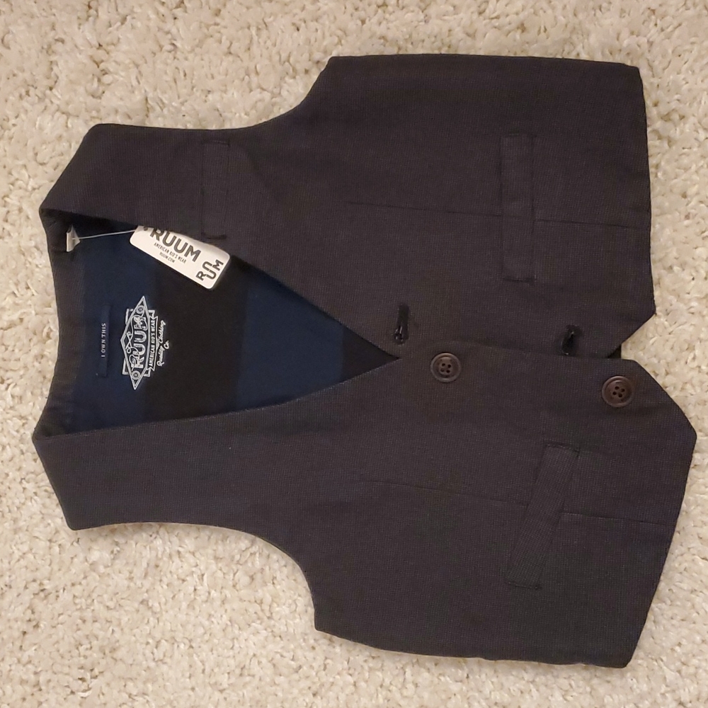 RUM size 4 vest